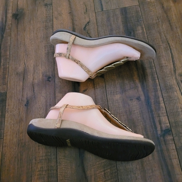 Vionic - Gold and Cork‎ Rest Miami Toe-post Sandal - Picture 5 of 8